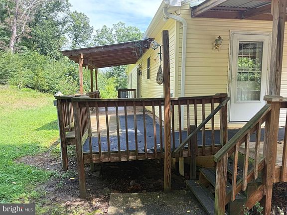 4th image of 64 Orchard Ln