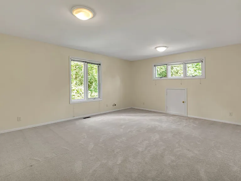 16323 NE 50th Way — Photo 30