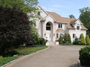 42 Seminary Dr, Mahwah, NJ 07430