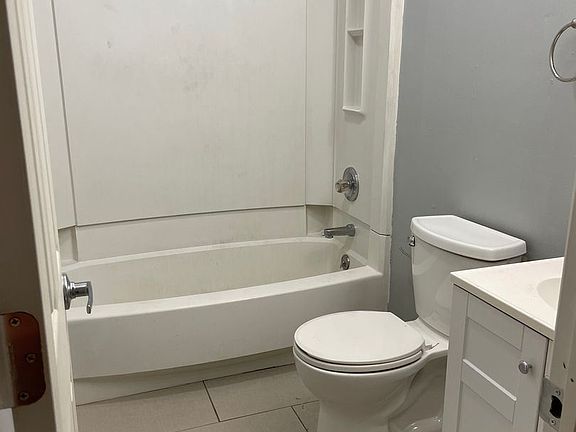 5th image of 3101 S Madison St #1