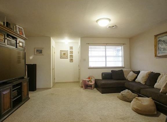 4th image of 852 Woodcrest Dr