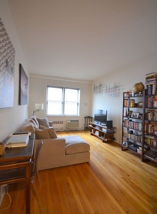 1st image of 207 E 15th St APT 4H