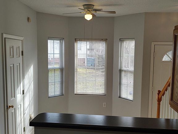 3rd image of 7 Moorefield Ct
