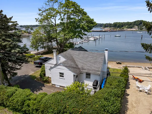 15 River Road, Branford, CT 06405