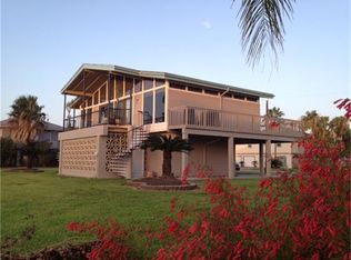 92 Tarpon St, Bayou Vista, TX 77563