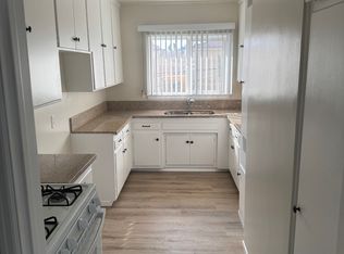 1112 E Carson St #8, Long Beach, CA 90807