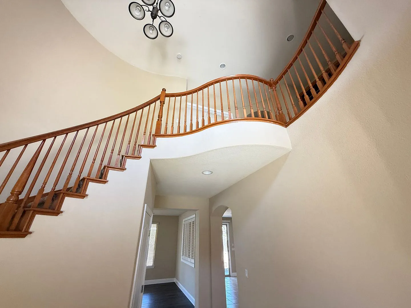 2205 Maloney — Photo 1