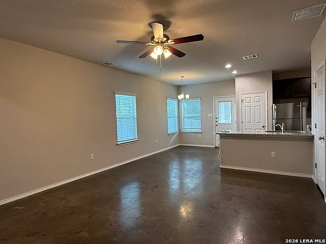 1139 Renee Way — Photo 4
