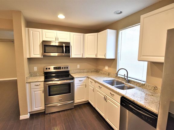 3rd image of 1701 SE Lambright St