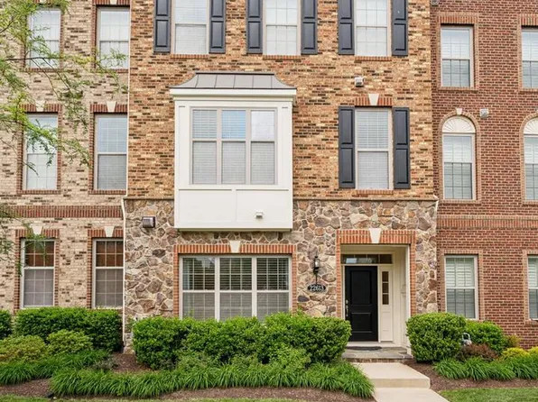 22613 Naugatuck Sq, Ashburn, VA 20148