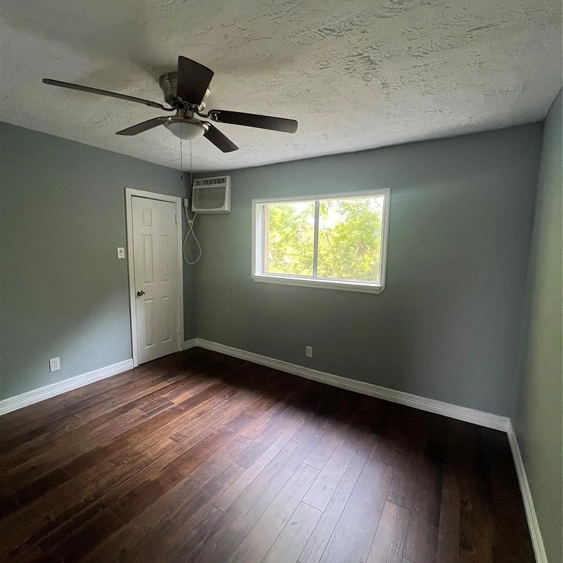 2 bed, 1.0 bath, 619 sqft, $1,500 — Photo 4