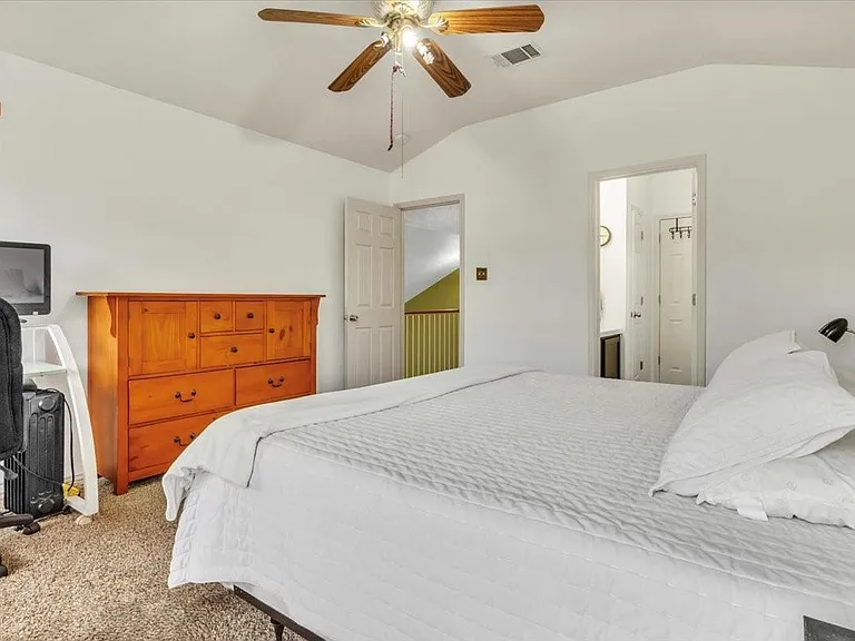 1700 W Pflugerville Pkwy — Photo 30
