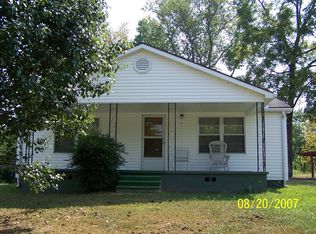 135 Rogers St, Harriman, TN 37748