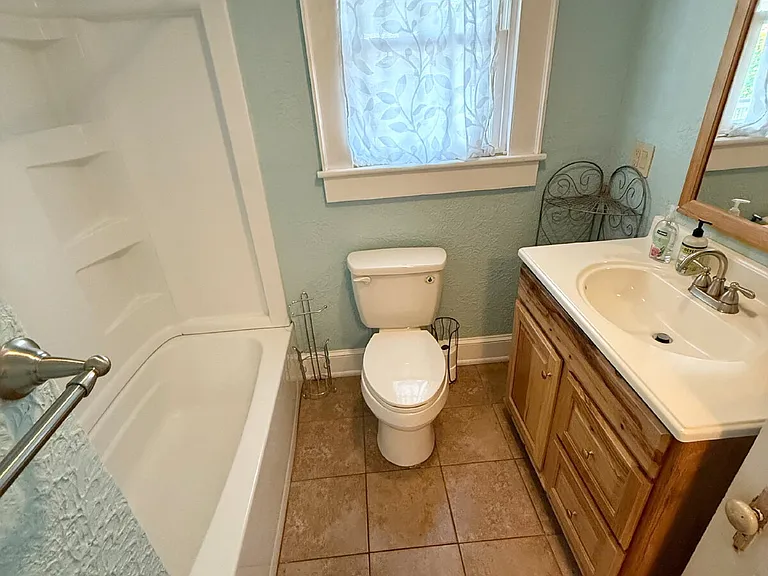 129 Hazelwood Ave — Photo 10