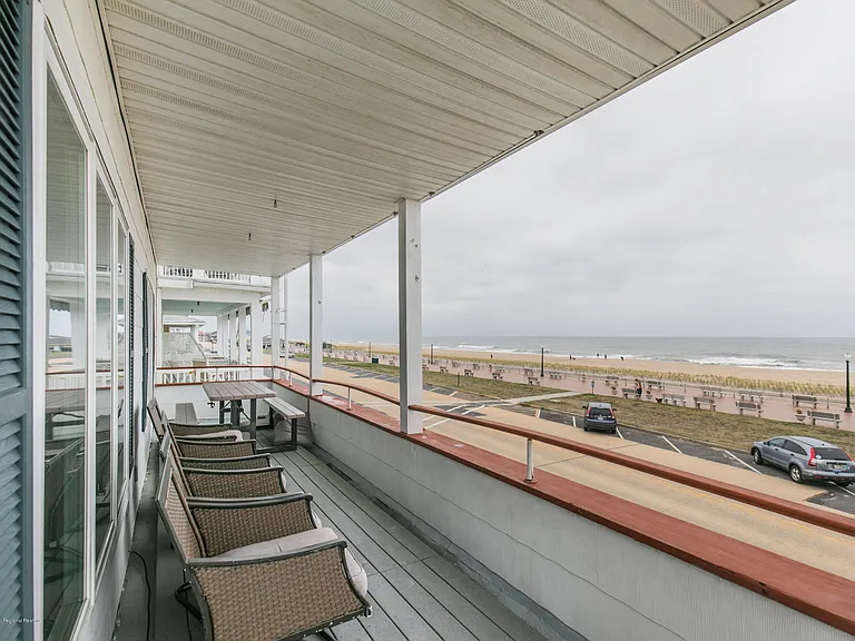 18 Ocean Ave — Photo 22