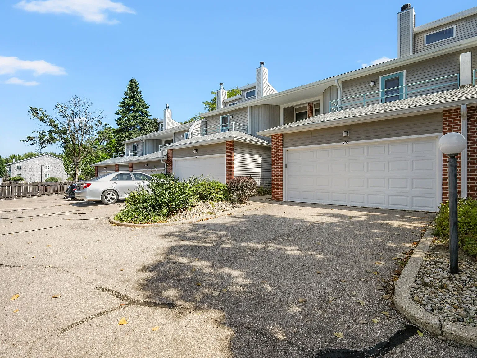 2 bed, 1755 sqft, $2,500 — Photo 3