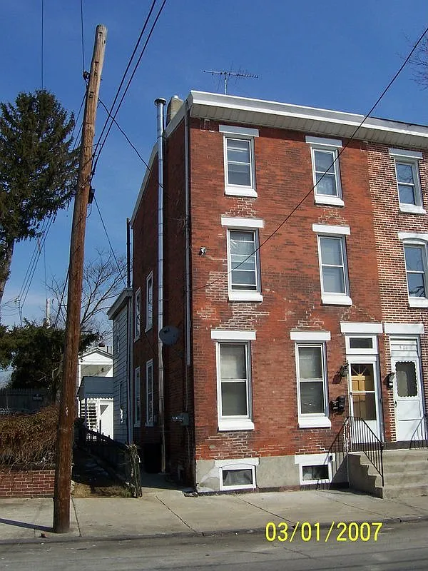 513 W Elm St photo 1