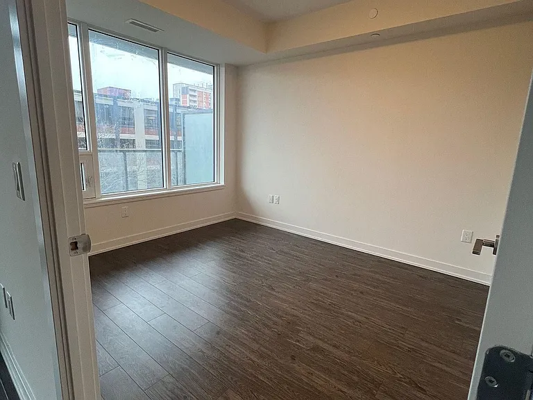 212 King William St #519 — Photo 13