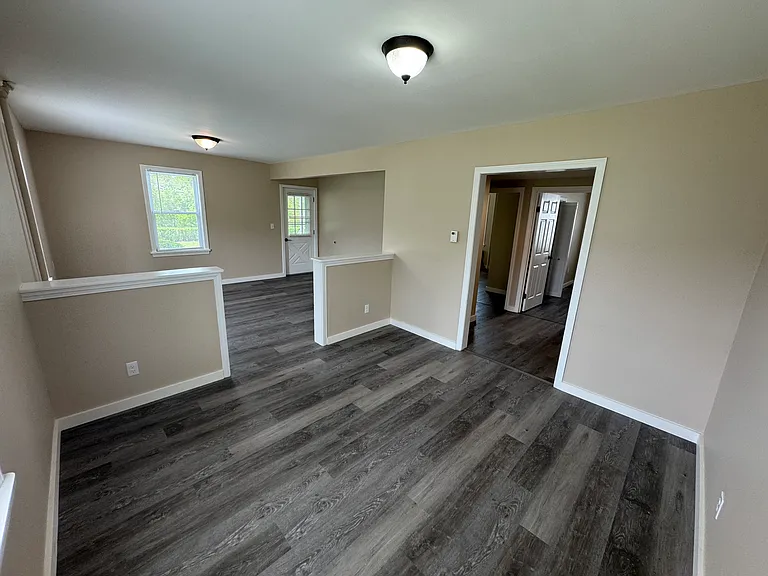 144 Parkside Ave — Photo 9