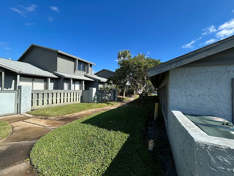 160 Limewood Pl #2 — Photo 3