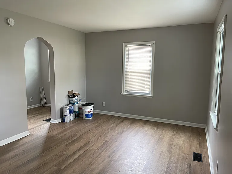 2392 Joyce Ave — Photo 5