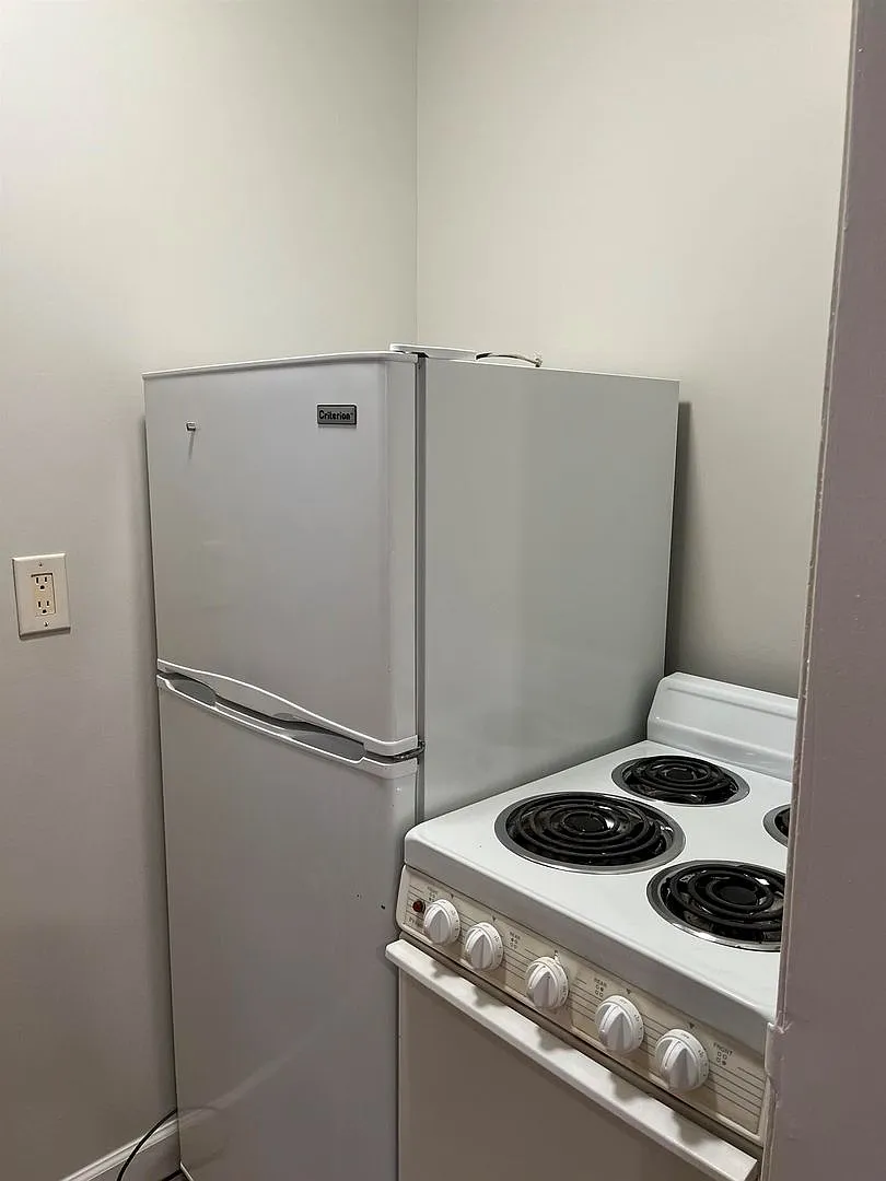 3512 Dodge Street — Photo 4