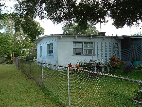 2nd image of 3204 Delray Dr
