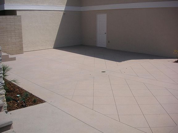 4th image of 2004 Fortuna Ave