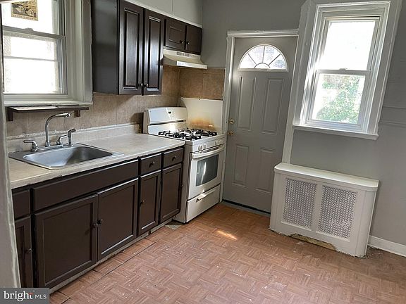 5th image of 4603 Boudinot St