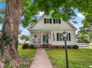109 E Main St, Pleasant Plains, IL 62677