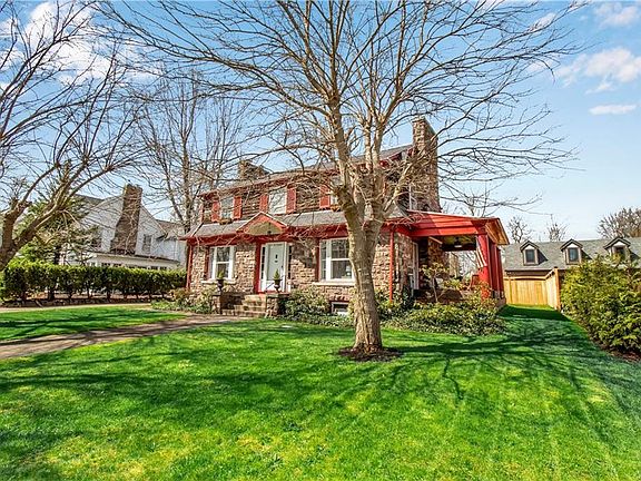 2nd image of 105 High Park Blvd