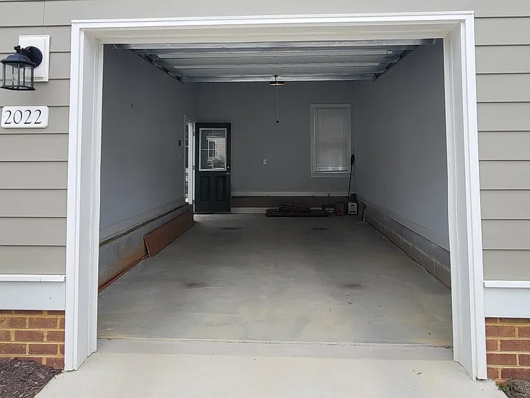 2022 Holmes Ct E — Photo 13