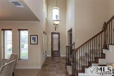 2nd image of 211 Evans Oak Ln