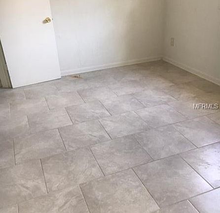 4th image of 2107 Diamond Dr