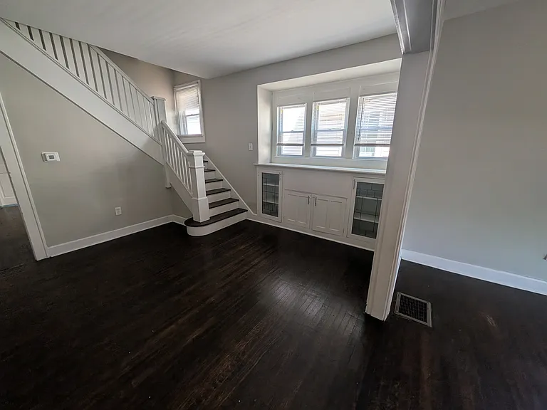 530 Eastern Ave — Photo 4