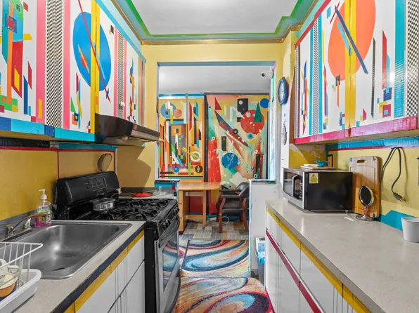 1213 Avenue Z image 1 of 15