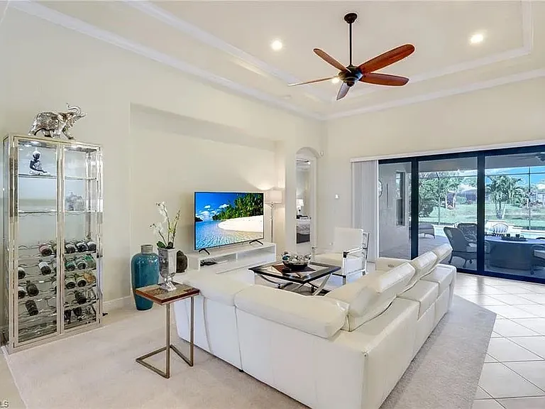 9909 Casabella Way — Photo 14