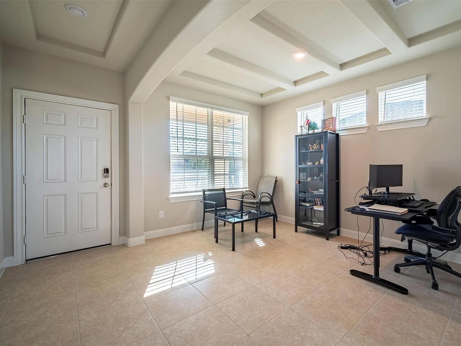 4 bed, 3.5 bath, 2597 sqft, $2,699 — Photo 4