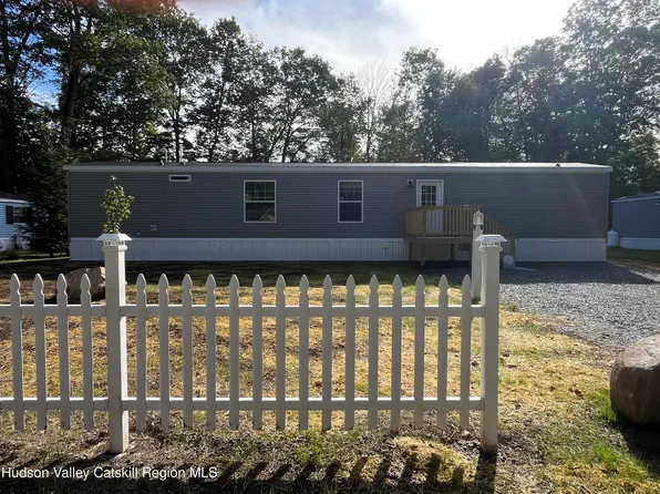 21 Oak Way, Stephentown, NY 12169