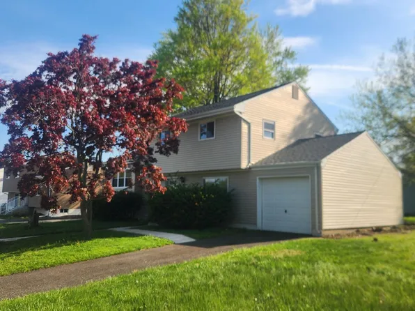 1981 Arena Dr, Hamilton, NJ 08610