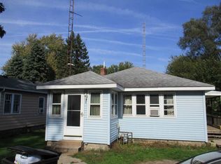 8473 E Avalon Dr, New Carlisle, IN 46552