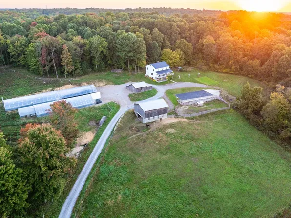 10552 Pleasant Valley Rd, Frazeysburg, OH 43822