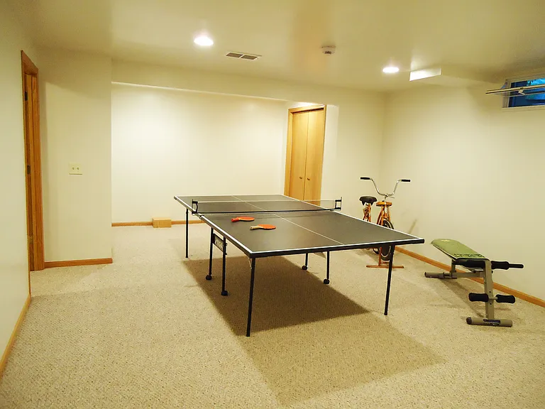 4402 Herrick Ln — Photo 16