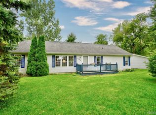 5206 Lippincott Blvd, Burton, MI 48519