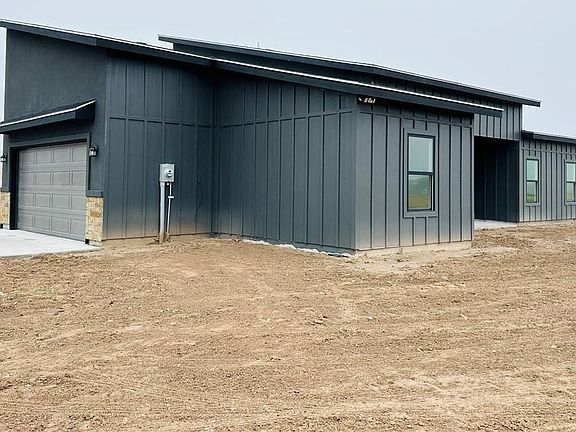 4th image of 5516 Gray Lane Ave