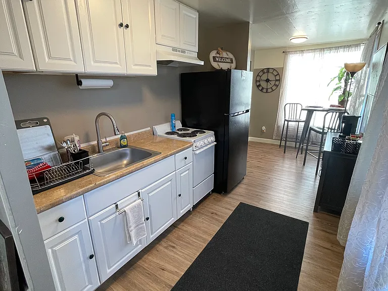 230 W Myrtle St #A — Photo 17