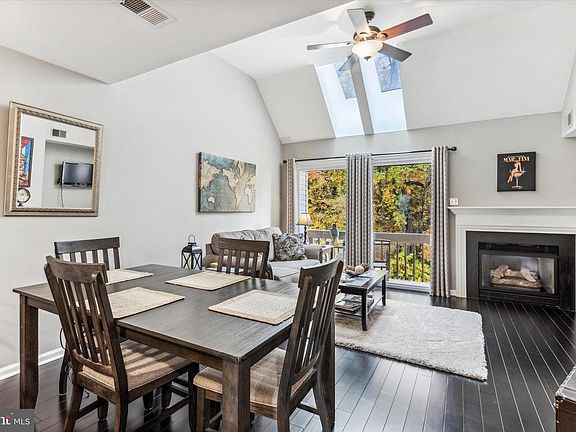 5th image of 311 Wexford Ct #311