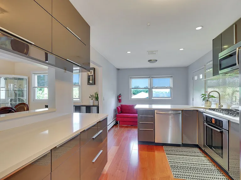 38 Ash St — Photo 11