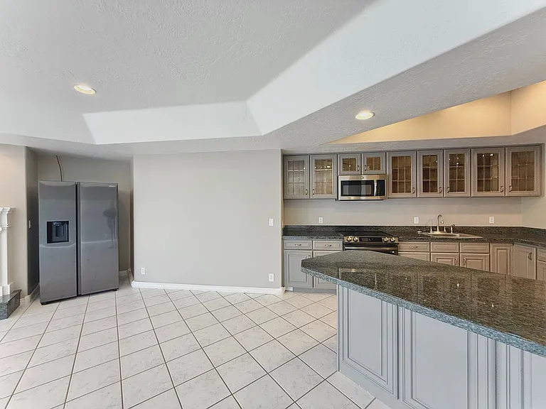 825 N Capitol Blvd — Photo 20