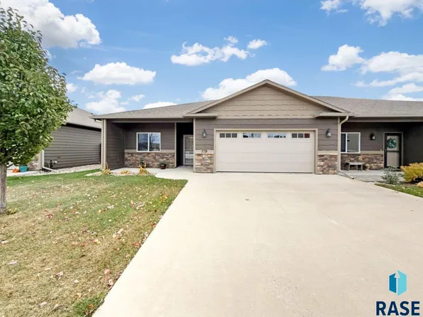 719 E 73rd St, Sioux Falls, SD 57108